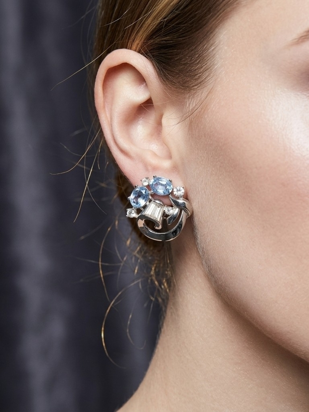 Trifari Blue Facetes Rhinestone Swirl Clip On Earrings Silver Perfect Condition
